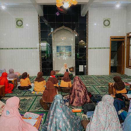 Kajian Akhlak & Fiqih Islami (KAHFI)